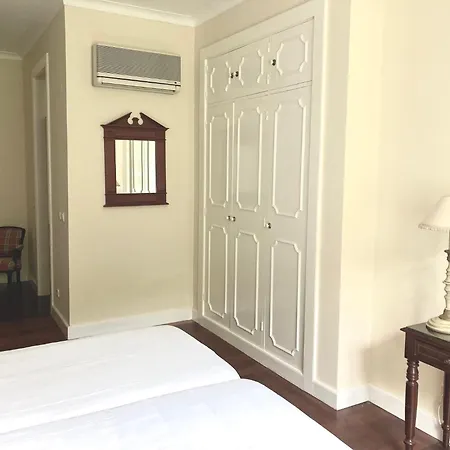Quinta Palmeiras Bed & Breakfast